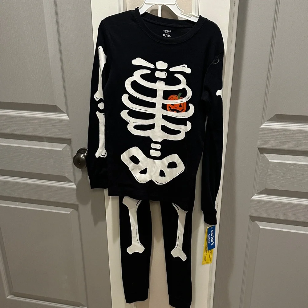 Carters fun skeleton